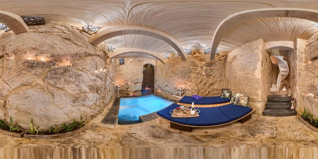 Lulu Boutique Hotel Żebbuġ 4*,